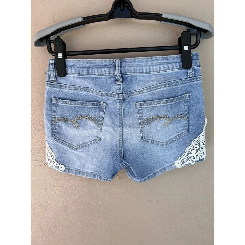 Justice Girls Light Wash Denim Crochet Lace Trim Shorts Size 14 Blue Stretch